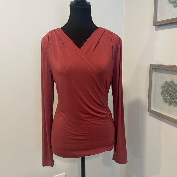 le chateau Tops - Le Chateau Rose Pink Faux-Wrap Long Sleeve Blouse EUC